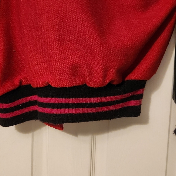 Lettermans Jacket, Medium, Red & Black, 24in. sleeve, 25in. Length, Eagles, - Picture 9 of 10